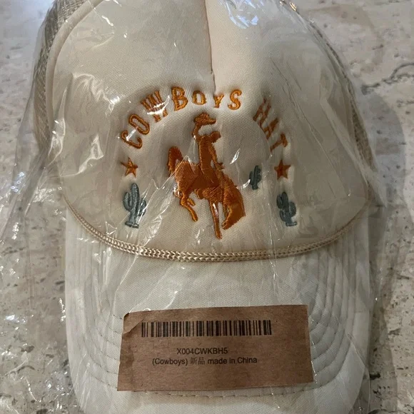 “Cowboys Hat” New Butter Colored Trucker Hat - Picture 3 of 5